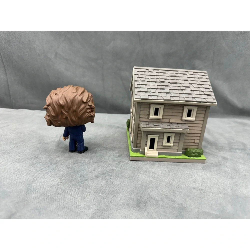 Funko Pop Town Michael Myers with Myers House Spirit Halloween 25 LOOSE